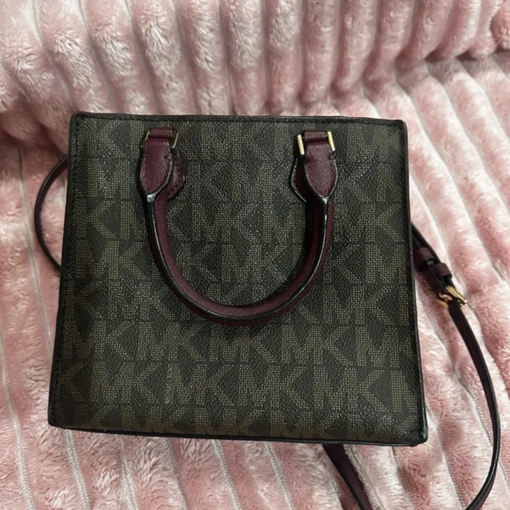Women's Structured Crossbody Bag in Deep Plum